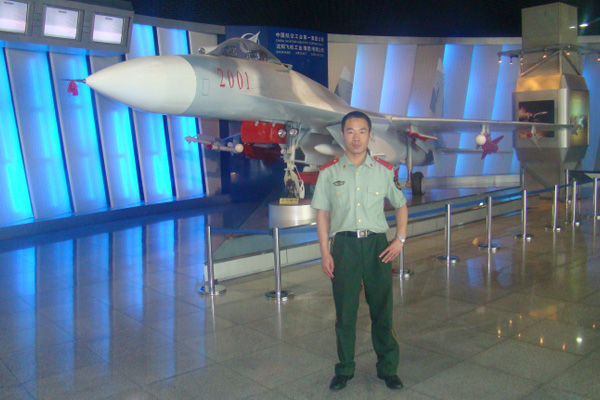 在八一(yī)建軍節來(lái)臨之際，北(běi)京軟裝設計(jì)公司向最可(kě)愛(ài)的(de)中國(guó)軍人(rén)緻敬