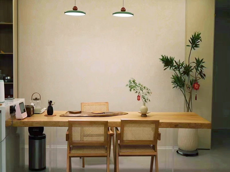 北(běi)京樣闆房(fáng)軟裝設計(jì)公司為(wèi)家(jiā)居生(shēng)活提供時(shí)尚的(de)設計(jì)理(lǐ)念及服務